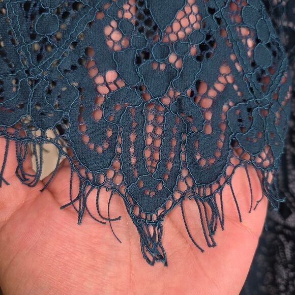 Loft Ann Taylor Floral Lace Blouse Top Size Medium - Picture 4 of 6